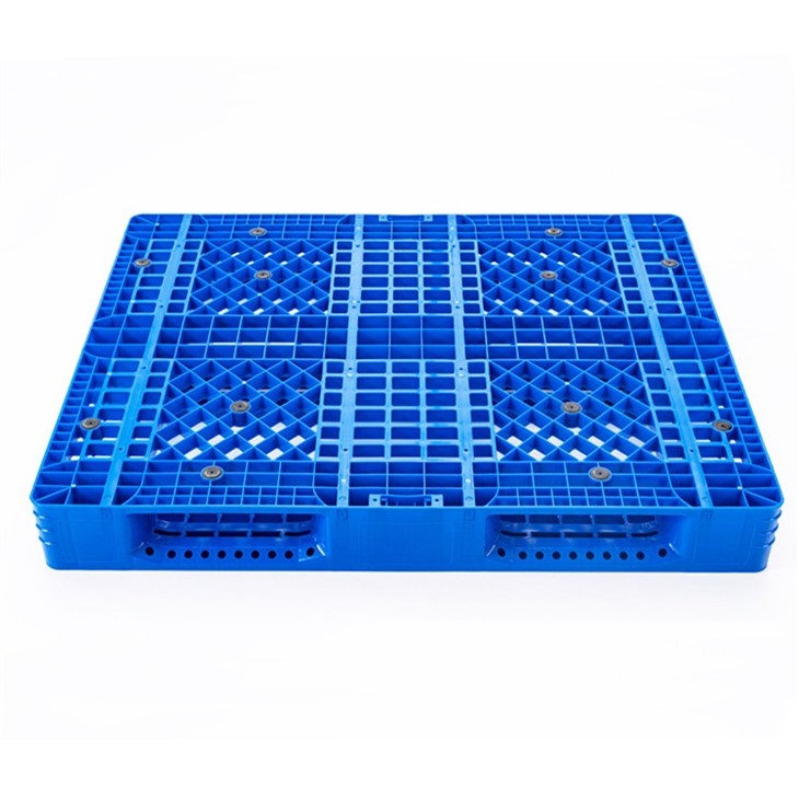 plastic pallet